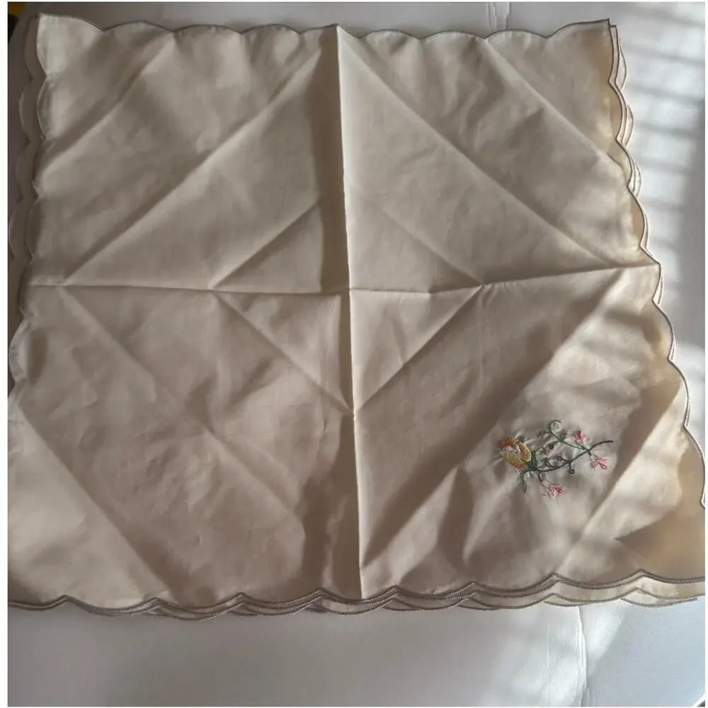 Vintage Hand Embroidered Floral Dinner Napkins Set 12 Scalloped Linen